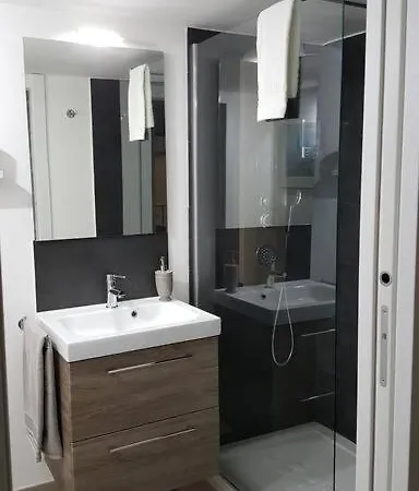 To Chic & Cheap Apartament *