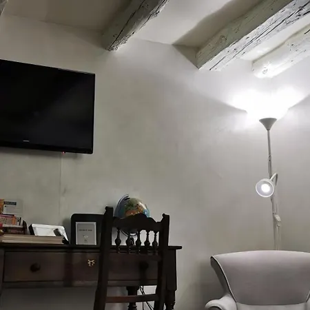 To Chic & Cheap Apartament