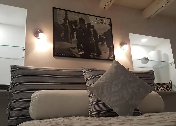 To Chic & Cheap Apartman *