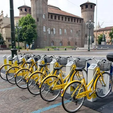 Lägenhet To Chic & Cheap Turin